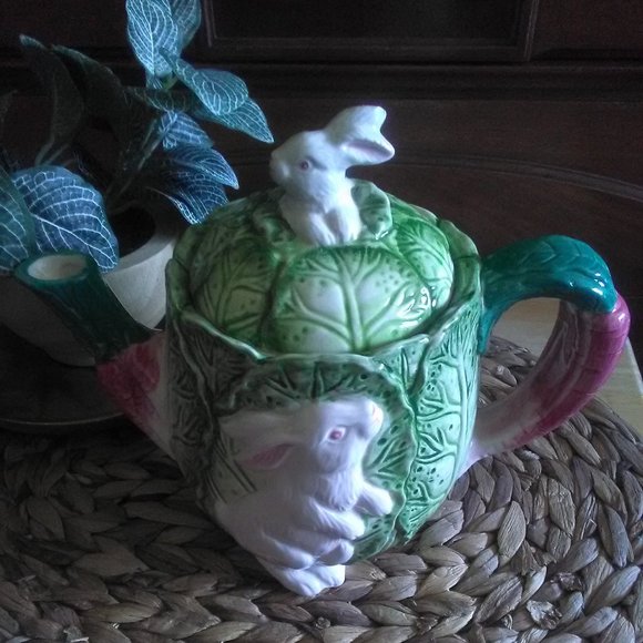 Bunny Lane Other - BUNNY LANE Vintage Bunny Teapot